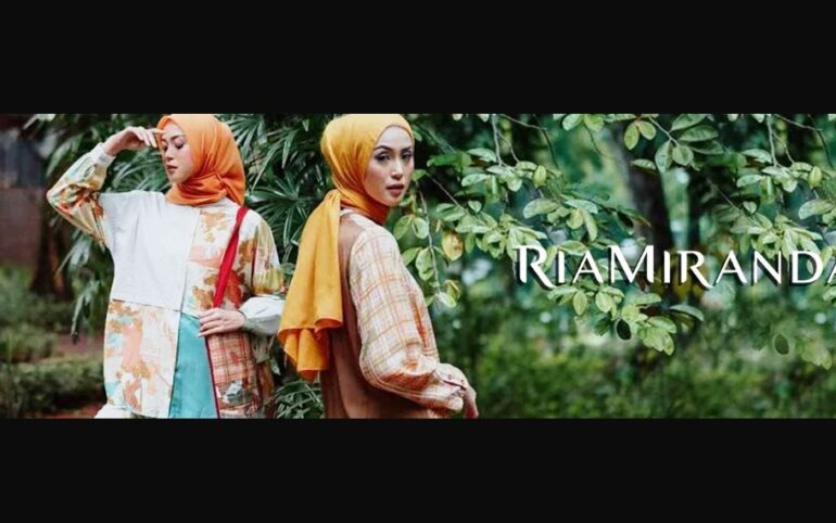 Atasan Pakaian Kece untuk Hijabers dari Ria Miranda
