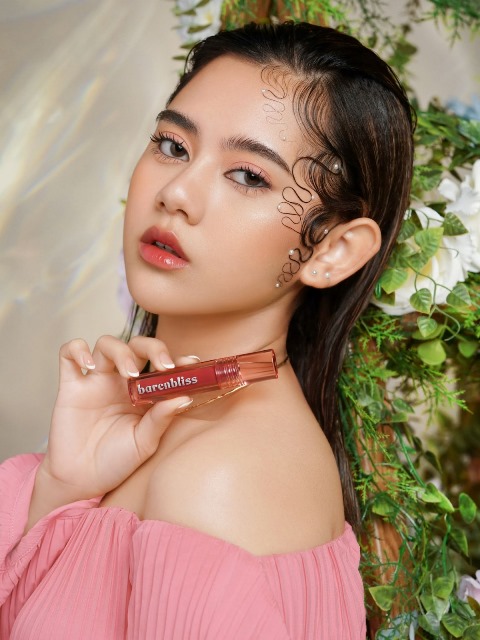 Ziva with barenbliss Peach Makes Perfect Lip Tint