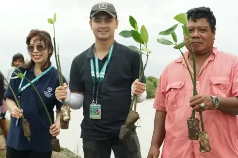 Universitas Pertamina Tanam 1.400 Mangrove di Muara Gembong untuk Tekan Abrasi